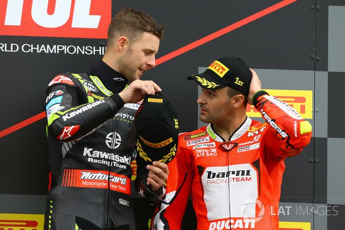 Podio:  Jonathan Rea, Kawasaki Racing, Xavi Fores, Barni Racing Team