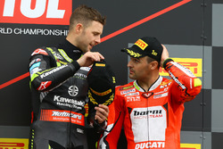 Podio: Jonathan Rea, Kawasaki Racing, Xavi Fores, Barni Racing Team