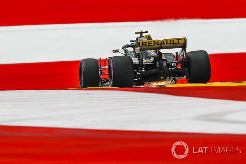 11. Carlos Sainz Jr., Renault Sport F1 Team R.S. 18 sparks