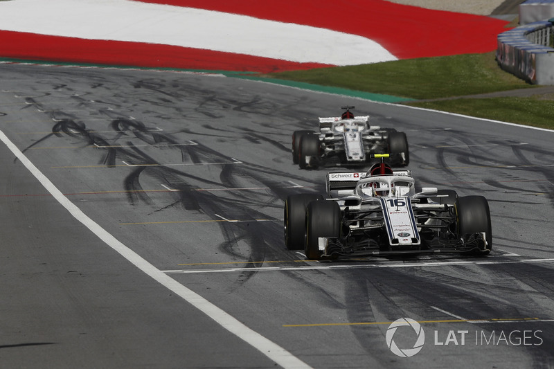 Charles Leclerc, Sauber C37, Marcus Ericsson, Sauber C37