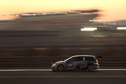 #130 Liqui Moly Team Engstler Volkswagen Golf GTi TCR: Luca Engstler, Florian Thoma, Benjamin Leucht