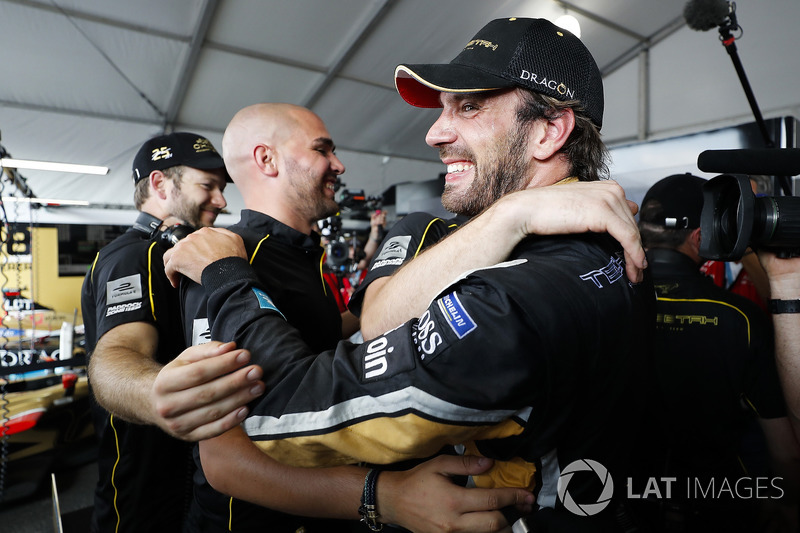 Jean-Eric Vergne, Techeetah, fête son titre de Champion dans le garage de l'équipe