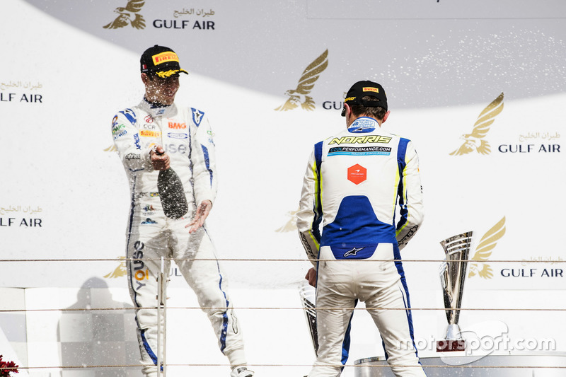 Podium: second place Sergio Sette Camara, Carlin, Race winner Lando Norris, Carlin