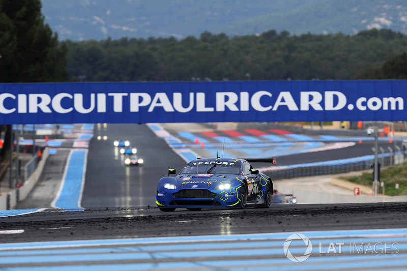 #90 TF Sport Aston Martin Vantage: Salih Yoluc, Euan Alers-Hankey, Charles Eastwood