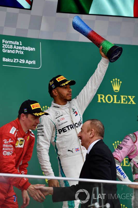 Podium: race winner Lewis Hamilton, Mercedes-AMG F1, second place Kimi Raikkonen, Ferrari