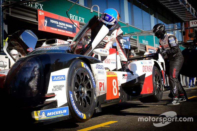 #8 Toyota Gazoo Racing Toyota TS050: Fernando Alonso, in the pit lane