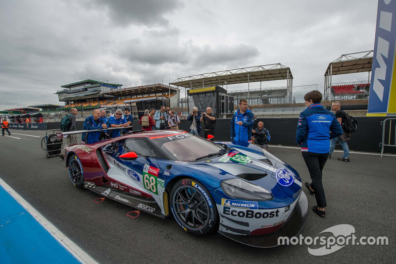 #68 Ford Chip Ganassi Racing Ford GT