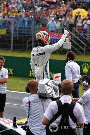 Lewis Hamilton, Mercedes-AMG F1 W09 celebrates in parc ferme