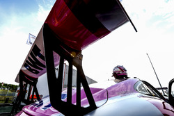 Atmosphere in the paddock