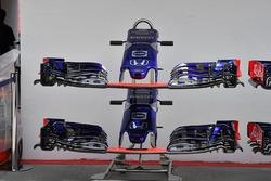 Nez et ailerons de la Scuderia Toro Rosso STR13