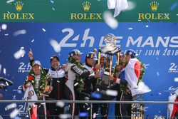 Winnaars #8 Toyota Gazoo Racing Toyota TS050: Sébastien Buemi, Kazuki Nakajima, Fernando Alonso