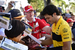Карлос Сайнс-мол., Renault Sport F1 Team