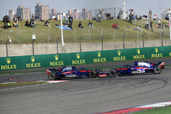 Pierre Gasly, Scuderia Toro Rosso STR13 and Brendon Hartley, Scuderia Toro Rosso STR13 collide