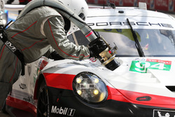 #94 Porsche GT Team Porsche 911 RSR: Romain Dumas, Timo Bernhard, Sven Muller
