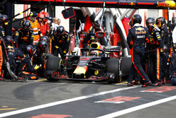 Daniel Ricciardo, Red Bull Racing RB14, au stand