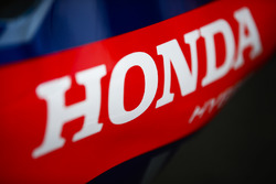 Un logo Honda sur la Toro Rosso STR13