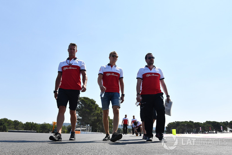 Marcus Ericsson, Sauber walks the track