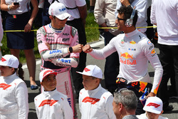 Esteban Ocon, Force India F1 and Daniel Ricciardo, Red Bull Racing on the grid