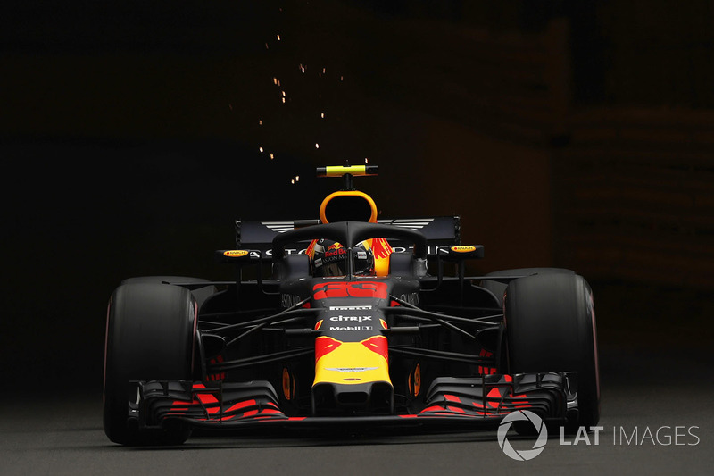 Percikan api mobil Max Verstappen, Red Bull Racing RB14