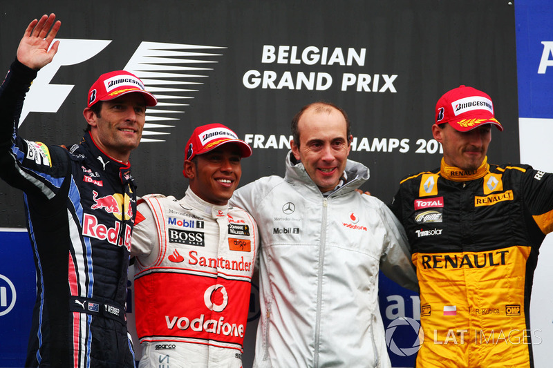 Podio: Mark Webber, Red Bull Racing, Lewis Hamilton, McLaren, Phil Prew, McLaren Race y Robert Kubica, Renault