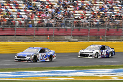 Ricky Stenhouse Jr., Roush Fenway Racing, Ford Fusion Fastenal and Jimmie Johnson, Hendrick Motorsports, Chevrolet Camaro Lowe's Patriotic