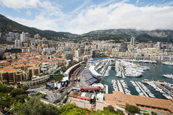 Panoramica della pista e del porto