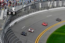 #10 Wayne Taylor Racing Cadillac DPi, P: Renger van der Zande, Jordan Taylor, Ryan Hunter-Reay, #7 A