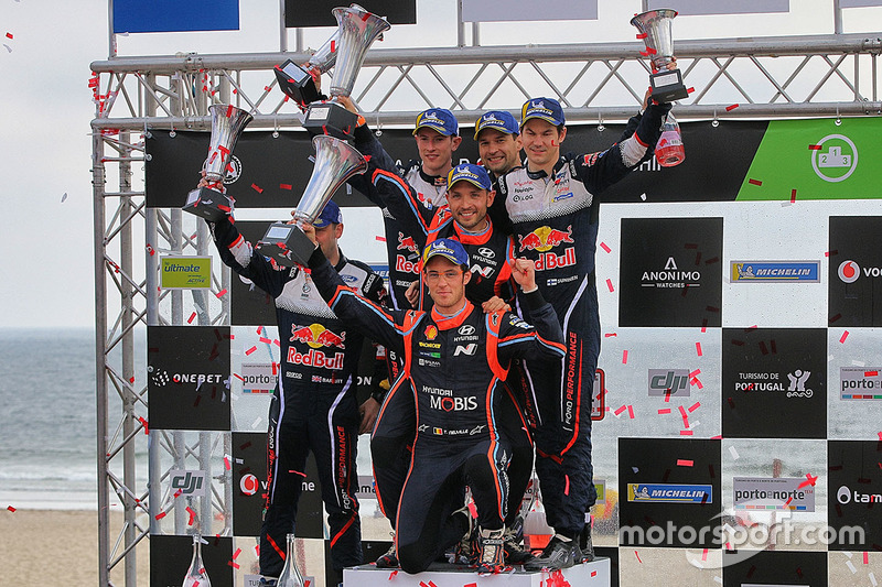 Podium: winners Thierry Neuville, Nicolas Gilsoul, Hyundai Motorsport, second place Elfyn Evans, Daniel Barritt, M-Sport, third place Teemu Suninen, Mikko Markkula, M-Sport Ford