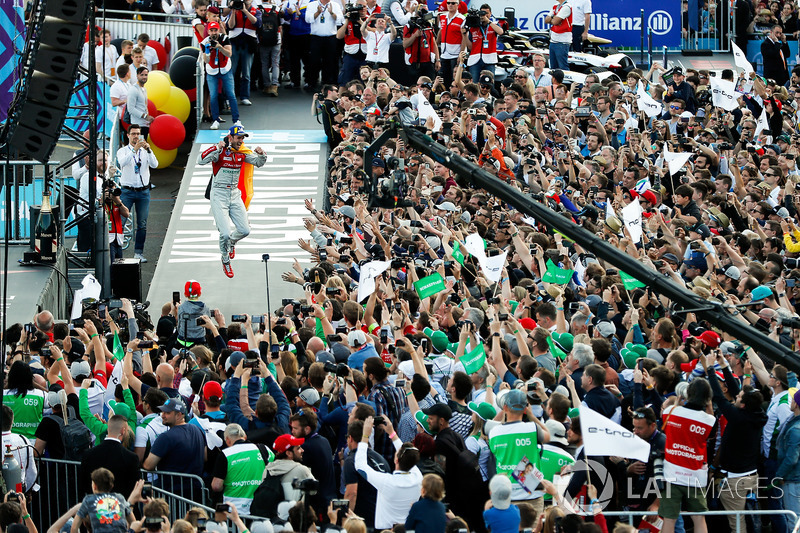 Podio: ganador de la carrera Daniel Abt, Audi Sport ABT Schaeffler