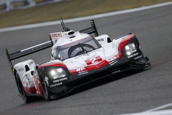 #2 Porsche Team Porsche 919 Hybrid: Timo Bernhard, Earl Bamber, Brendon Hartley