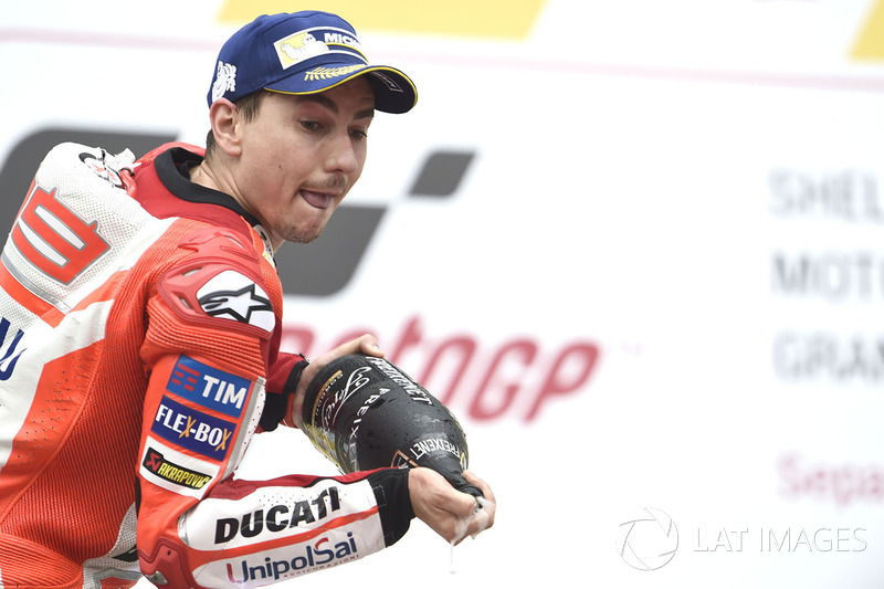 Podio: il secondo classificato Jorge Lorenzo, Ducati Team
