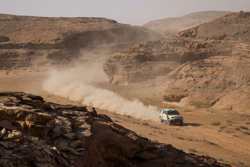 #500 Defender Rally, Defender D7X-R: Stéphane Peterhansel, Michael Metge 