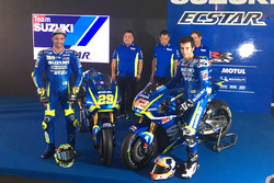 Andrea Iannone et Alex Rins avec la Suzuki MotoGP 2017