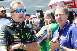Hervé Poncharal, team manager Monster Yamaha Tech 3, et Lin Jarvis, directeur exécutif Yamaha Factory Racing