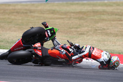 Sturz: Chaz Davies, Ducati Team; Jonathan Rea, Kawasaki Racing