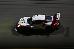 #911 Porsche Team North America, Porsche 911 RSR: Patrick Pilet, Dirk Werner, Frederic Makowiecki