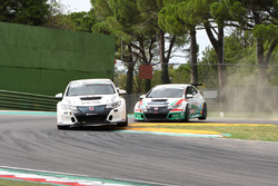 Jonathan Giacon, Honda Civic TCR precede Eric Scalvini, MM Motorsport, Honda Civic TCR-TCR