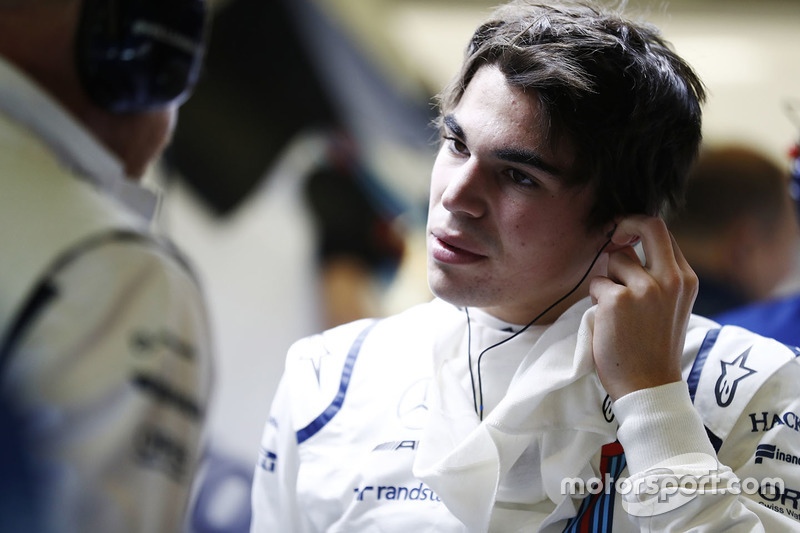 Seu parceiro de equipe seria Lance Stroll, campeão da F3 Europeia e que seria, aos 18 anos, o piloto mais jovem do grid.