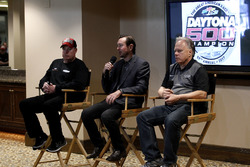 Tony Gibson, Crew chief; Kurt Busch, Stewart-Haas Racing Ford; Gene Haas, Team owner Stewart-Haas Racing