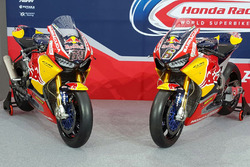 Bikes von Nicky Hayden, Honda World Superbike Team, und Stefan Bradl, Honda World Superbike Team