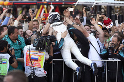 Race winner Valtteri Bottas, Mercedes AMG F1