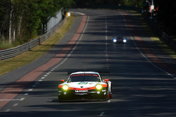 #91 Porsche Team Porsche 911 RSR : Richard Lietz, Frédéric Makowiecki, Patrick Pilet
