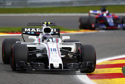 Lance Stroll, Williams FW40, Daniil Kvyat, Scuderia Toro Rosso STR12