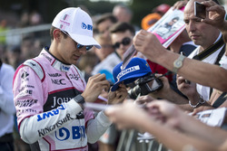 Esteban Ocon, Sahara Force India F1, firma autografi ai fan