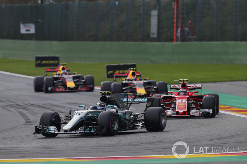 Valtteri Bottas, Mercedes AMG F1 W08, Kimi Raikkonen, Ferrari SF70H, Max Verstappen, Red Bull Racing