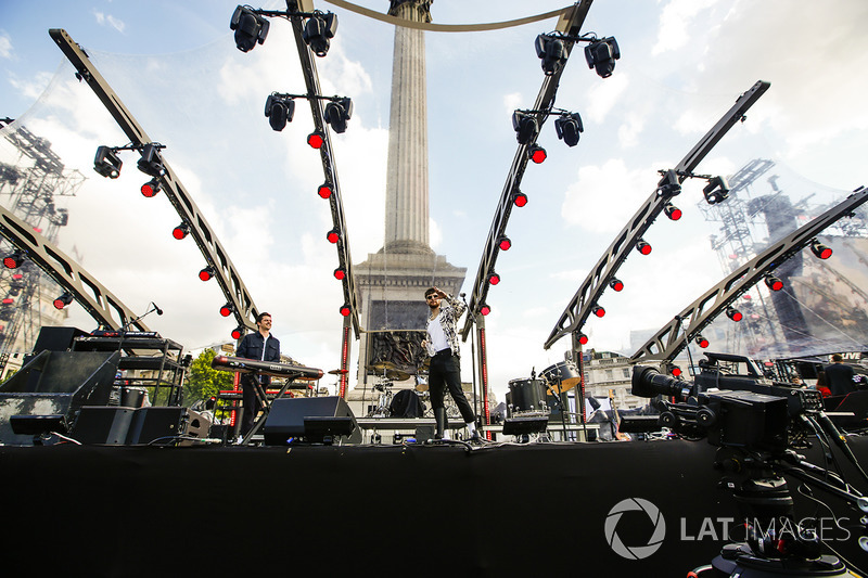 Live-Act: Bastille