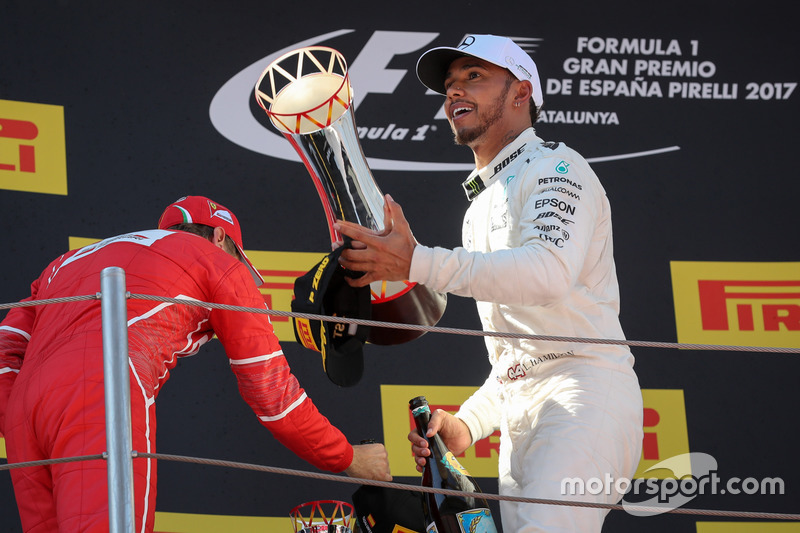 Podyum: Yarış galibi Lewis Hamilton, Mercedes AMG F1
