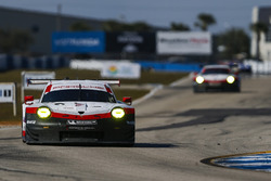 #911 Porsche Team North America Porsche 911 RSR: Patrick Pilet, Dirk Werner, Frédéric Makowiecki