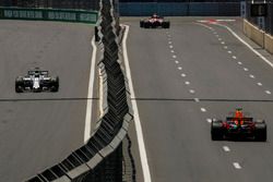 Felipe Massa, Williams FW40 y Daniel Ricciardo, Red Bull Racing RB13