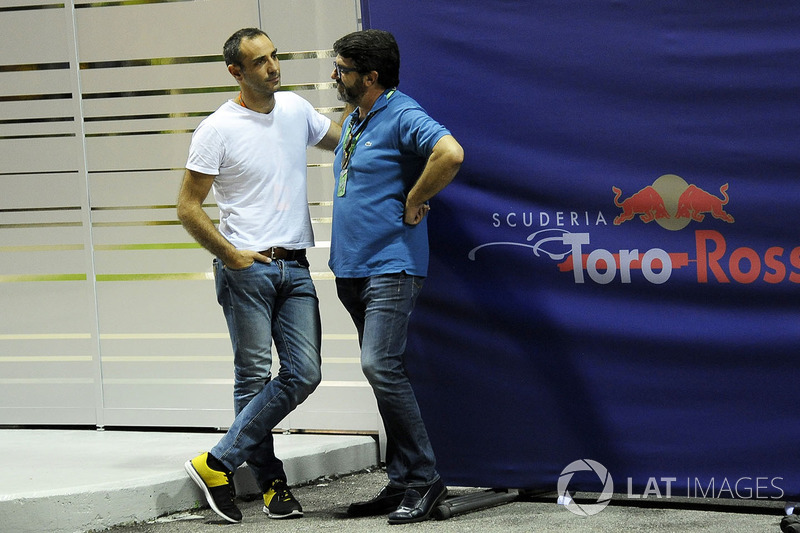 Cyril Abiteboul, Managing Director de Renault Sport F1 y Luis García Abad, Representante de Fernando Alonso